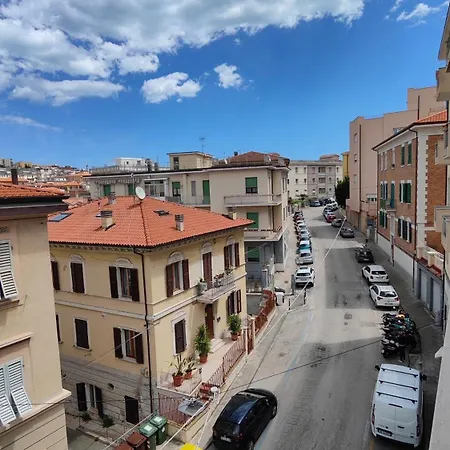 Centre - 7 Person With Wifi And Ac Near The Apartment Ancona