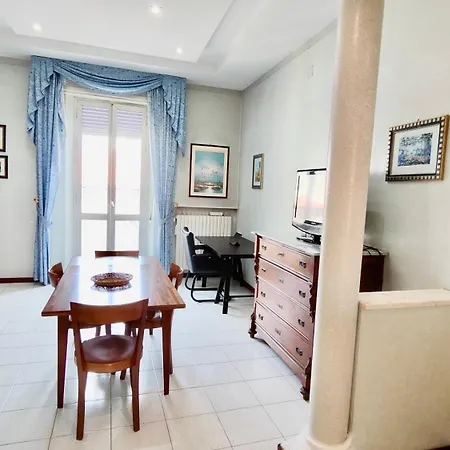 Apartment Centre - 7 Person With Wifi And Ac Near The Ancona