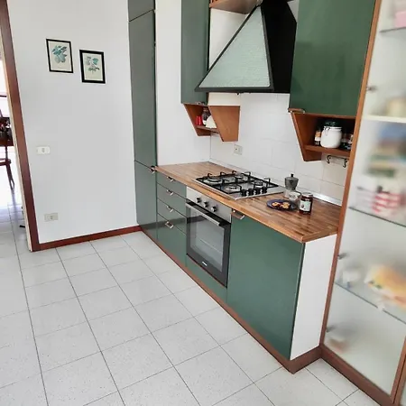 Centre - 7 Person With Wifi And Ac Near The