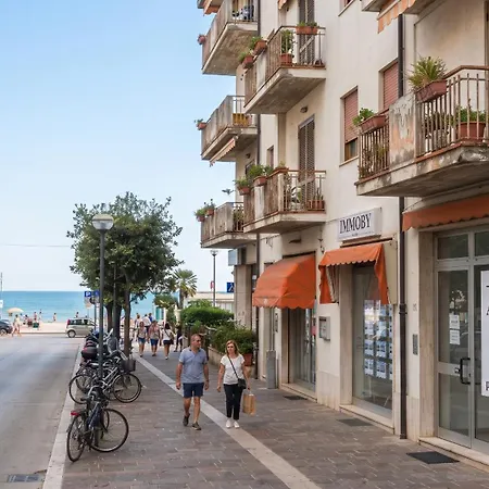 Centre - 7 Person With Wifi And Ac Near The Apartment Ancona