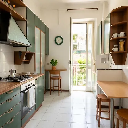 Centre - 7 Person With Wifi And Ac Near The